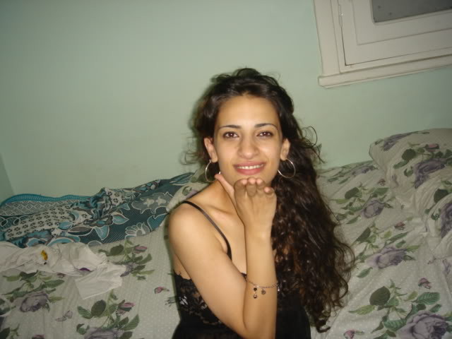 Pic gal 89 Excited juicy shy indian girl on camera. 