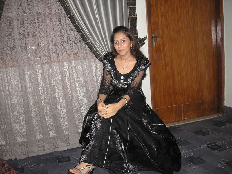 Pic gal 121 Exciting indian in exciting outfits looking dam