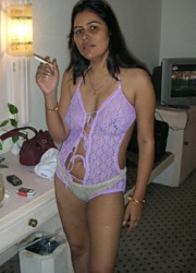 Pic gal 210. Hot indian girl posing naked on camera