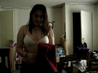 Vid gal 52. Beautiful indian girl reena changing her bra after