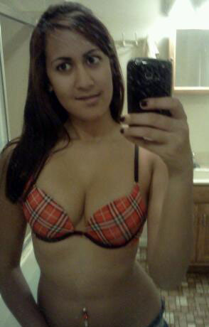 Pic gal 296 Stolen pics of hot indian girl naked in toilet. 