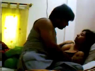 Vid gal 147. Young indian girl fuck by her boyfriend recorded by