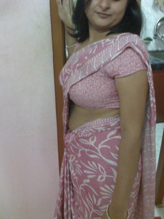 Pic gal 341 Large breasts indian wife. 