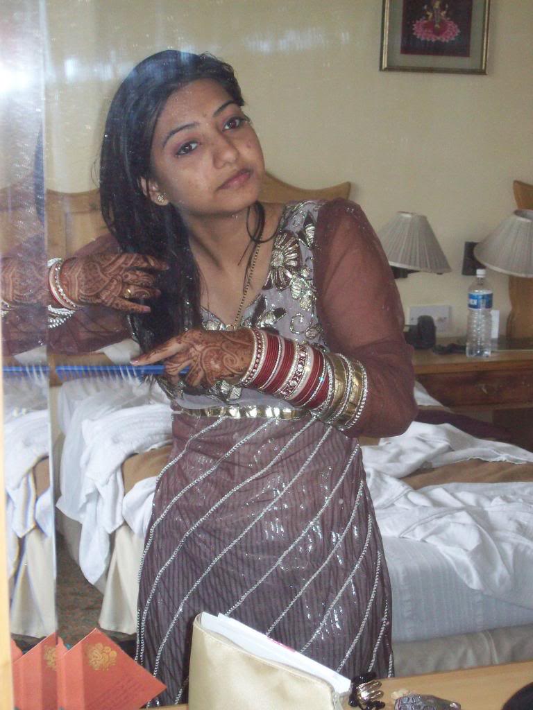 Pic gal 350 Indian wife honeymoon pictures. 