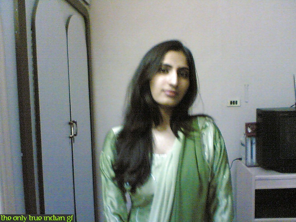 Pic gal 383 Juicy pakistani babe. 