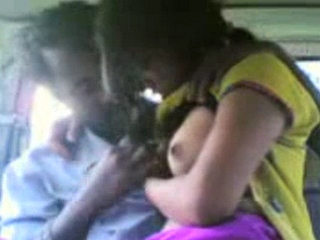 Vid gal 270 Bangla gf in car with her boyfriend getting her