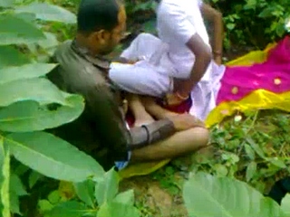 Vid gal 334. Young tamil couple have sexual intercourse in fields