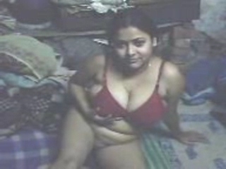 Vid gal 375 Busty bhabhi in red br stripping naked rubbing