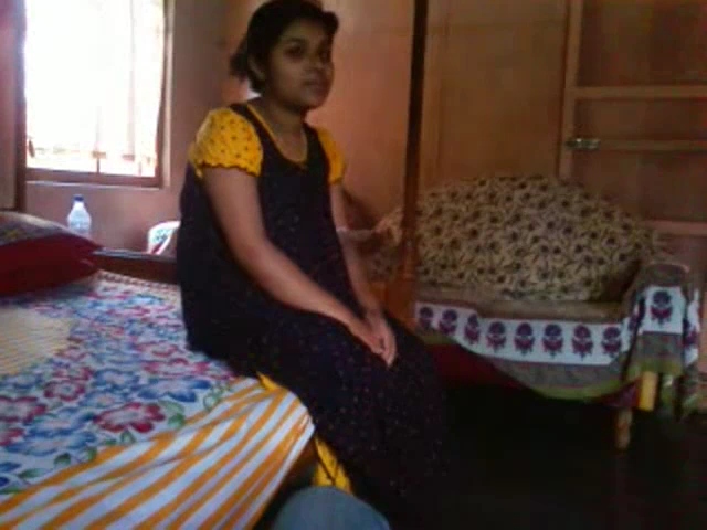 Vid gal 467. Young lucknow bhabhi exposing her tits from nighty